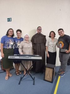 Formandas participam de Assembleia da CRB