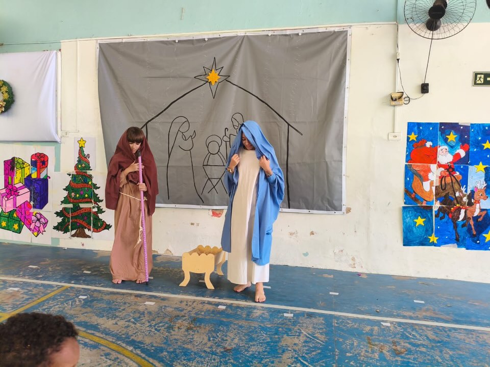 Leigos e Religiosas da Instrução Cristã celebram o Natal com crianças da Vila Santa Luzia, no Recife